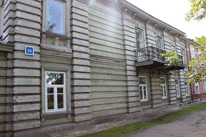 фото окна из дерева в иркутске